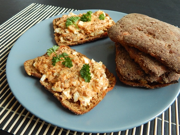 Kanapka z pastą z makreli